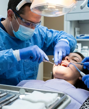 Safe & Gentle Tooth Extraction treatment